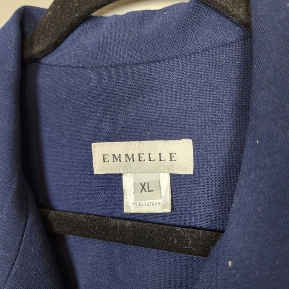 Emmelle zip up top, size xl, nwot - Picture 2 of 6